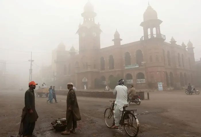 Punjab Province of Pakistan has ordered the closure of public areas contaminated by smog