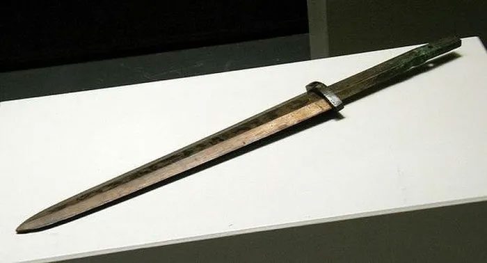 The weapons of the Terracotta Army in the tomb of Qin Shi Huang are coated with chrome.