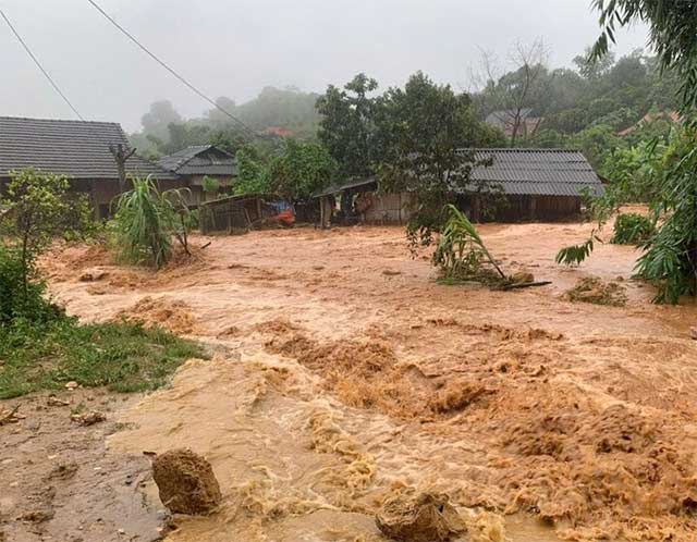 Heavy rain and storms causing severe damage in many localities in Son La Province