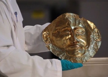 mask of agamemnon mask of death made of gold once considered to be evidence of the trojan war 137457