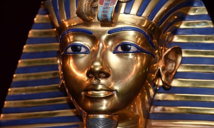 Golden death mask in the tomb of Pharaoh Tutankhamun.