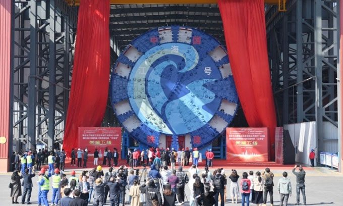 The tunnel boring machine launched in Changsha.