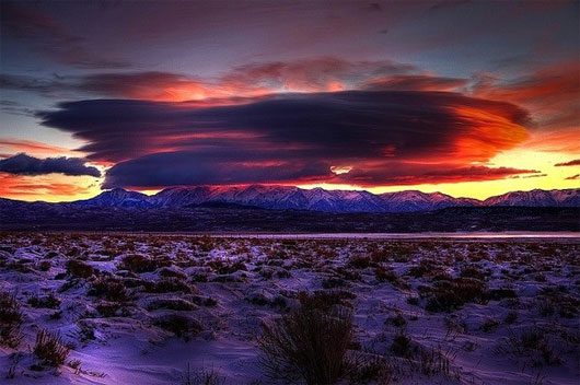 The appearance of these clouds is a warning sign of impending weather changes such as storms and flooding