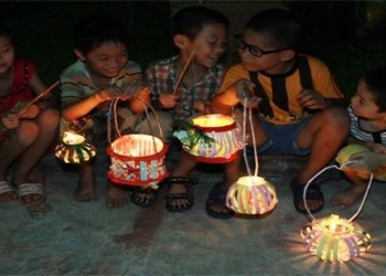 mid autumn festival of 80s 90s children simple but beautiful and meaningful 95112