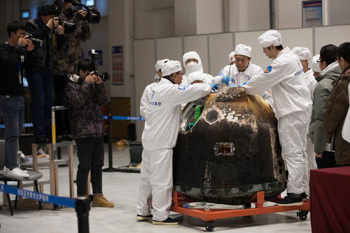 The ceremony to unseal the lunar soil from Chang'e-5