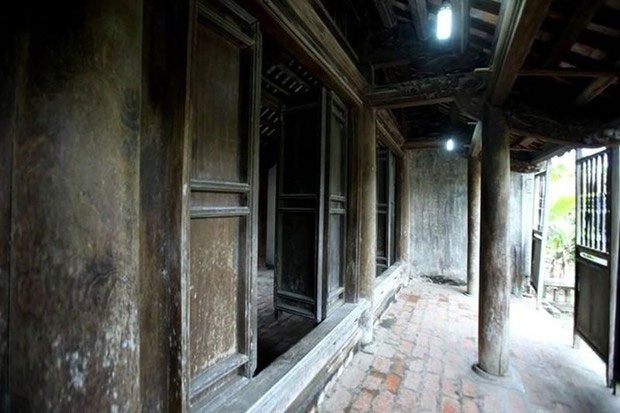 Porch of Bá Kiến's house