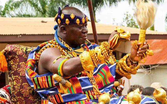 This tribe has so much gold that they can "wear it on their bodies and adorn their nails" without running out.