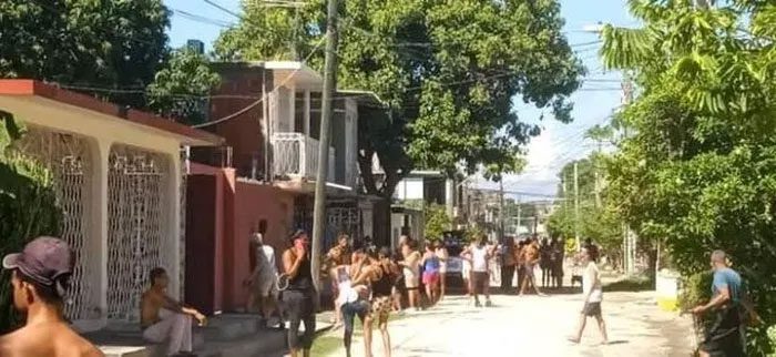 Many residents flooded the streets after the two consecutive earthquakes in southern Cuba.