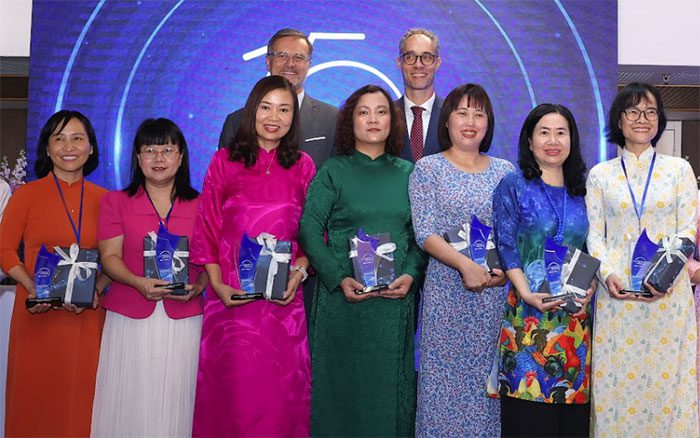 Outstanding female scientists from Vietnam honored.