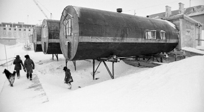 Thung houses are extremely efficient temporary housing in the cold Far North.