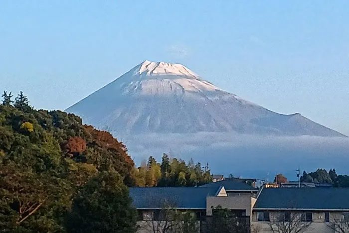 Snow on Mount Fuji on November 6.