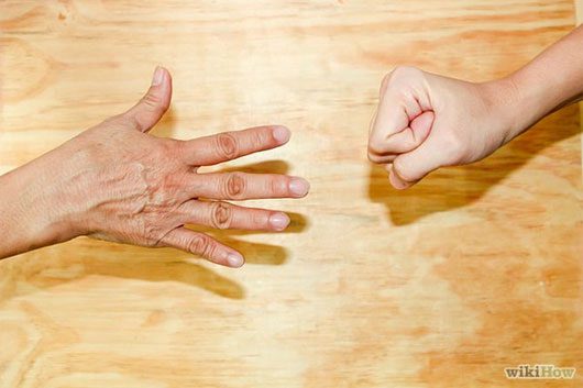 Discover the "Rock - Paper - Scissors" strategy to help you win easily