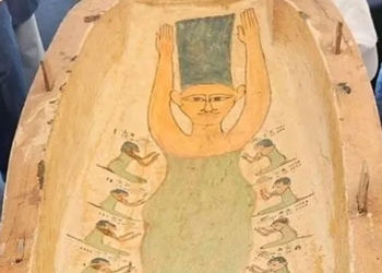 open the ancient egyptian coffin 3500 years old surprising inside image 136449