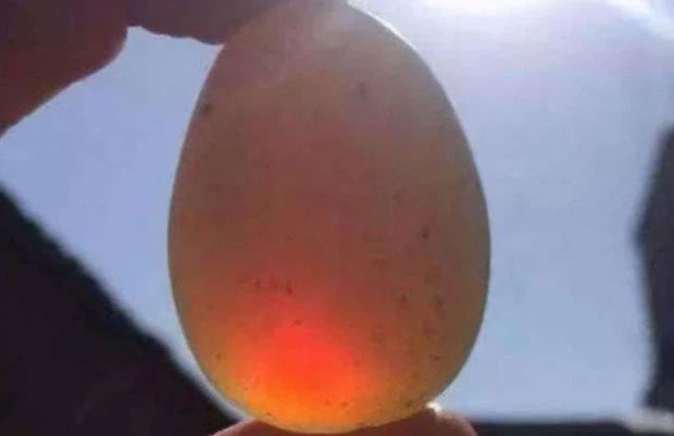 This type of stone is also known as bloodstone.
