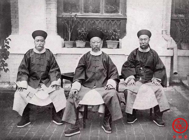 Photo of Prince Chun, Li Hongzhang, and Shen Qui