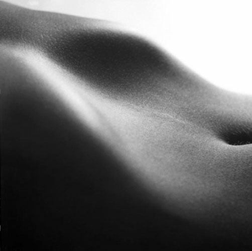 The navel contains many bacteria