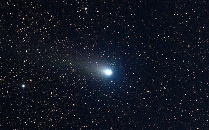 Comet 21P/Giacobini-Zinner during a close approach to Earth