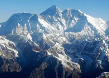 scary things happening to the human body at the death zone of mount everest 125123