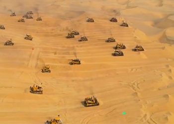 see how china builds a 150km long tunnel across the desert despite sandstorms 120592