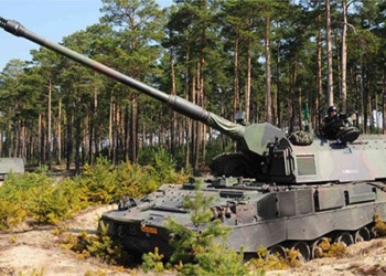 self propelled howitzer pzh 2000 valued at nearly 5 million dollars from germany 120465