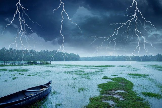 Are aquatic creatures in danger if lightning strikes a lake?