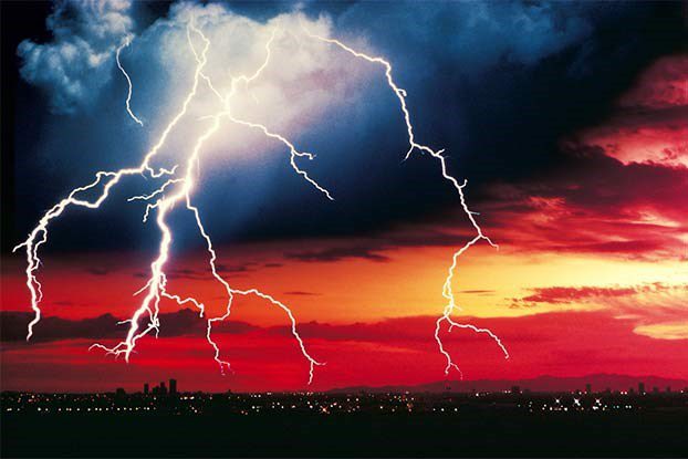 10 harmful misconceptions about lightning