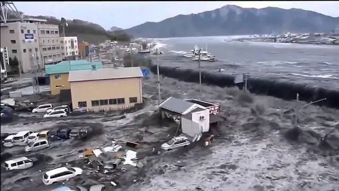 Tsunami Strikes Japan