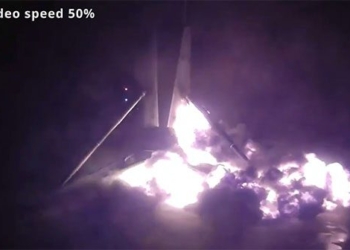 spacex rocket falls into ocean after shocking incident 136445