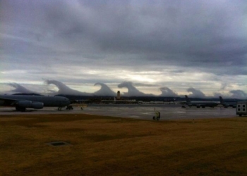 strange clouds flying in the sky 36804