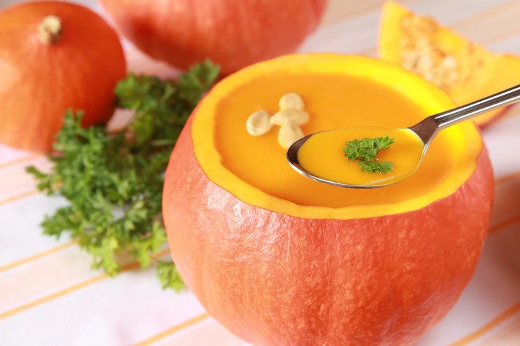 For those lacking vitamin A, an essential nutrient for vision, dishes made from pumpkin should be consumed.