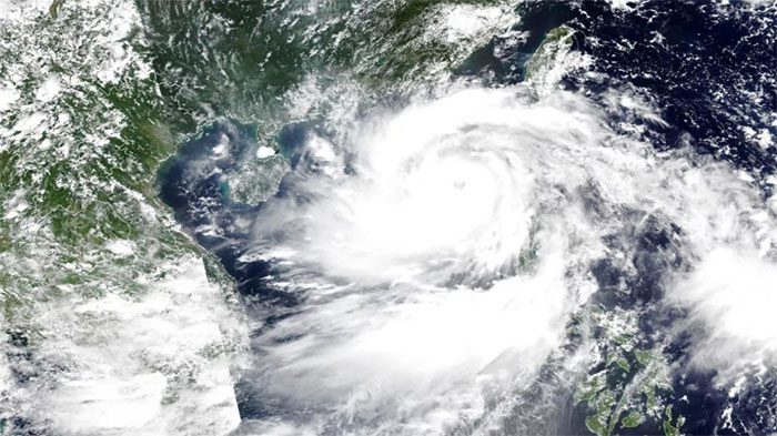 As of 6 PM on September 6, Typhoon No. 3 is approximately 370 km away from Quang Ninh Province.