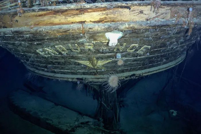 The inscription 'ENDURANCE' remains very sharp at the bow of the ship.