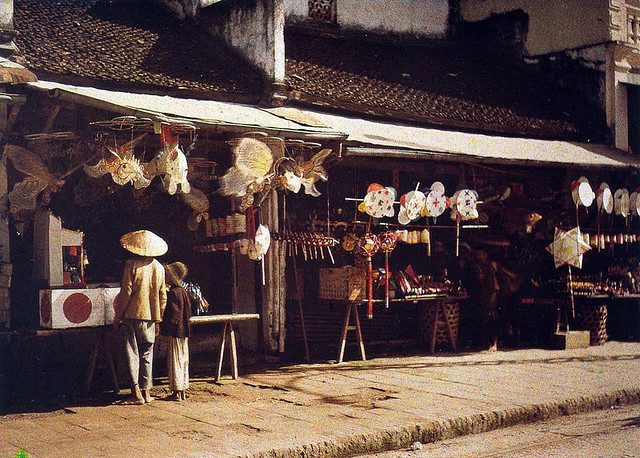 Mid-Autumn Festival shop in the early 20th century.