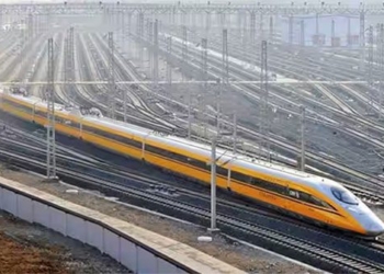 the most mysterious high speed train in china does not allow anything but taking the mission of survival only departs at night 131640