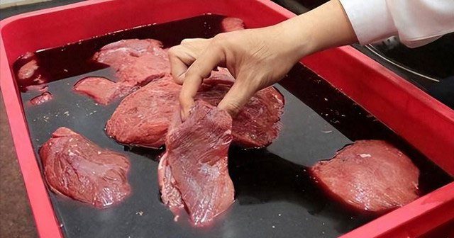 The production process of fake beef is becoming increasingly sophisticated.