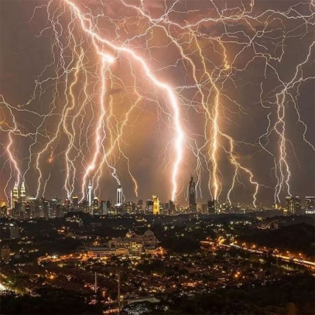 In some thunderstorms with a lot of lightning, thunder can rumble continuously for hours.