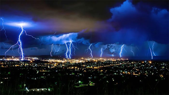 On average, 60 lightning strikes occur every second worldwide