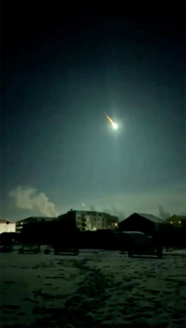 Asteroid lights up the sky in Yakutia, eastern Russia.