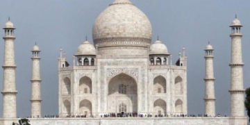 to the taj mahal india 67153