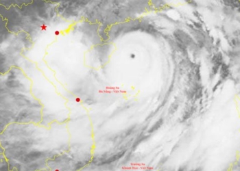 tonight super storm yagi hits northern vietnam causing heavy rain and strong winds 136544