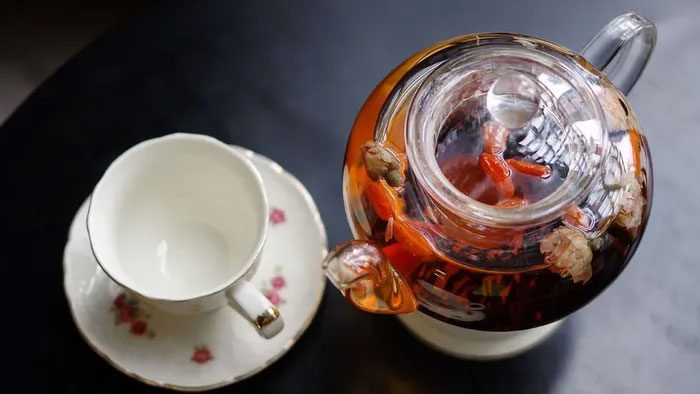 Chrysanthemum tea with goji berries