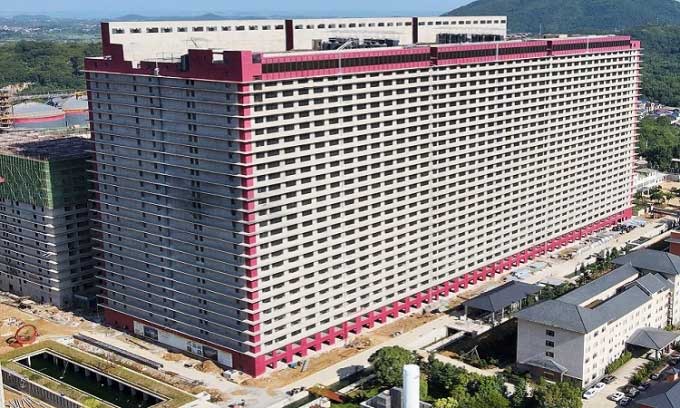 26-story pig farm in Yichou.