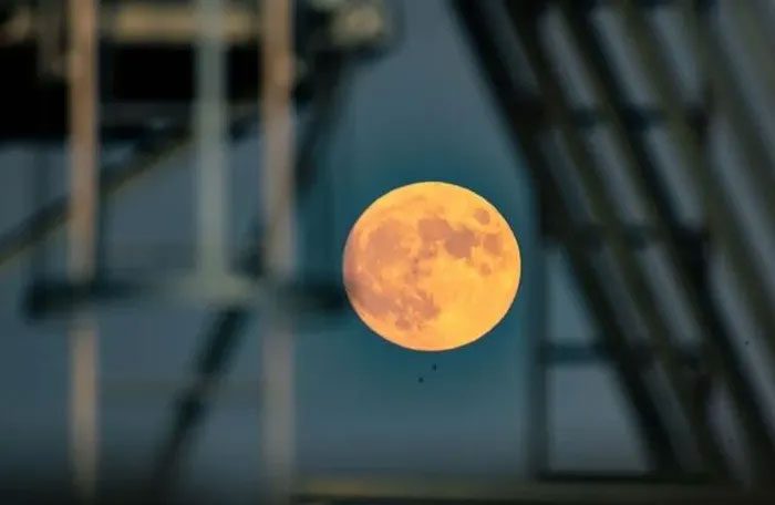 September 2023 Full Moon with an orange hue from Indiana, USA