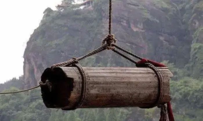 Ancient people used a huge winch to lift the coffins onto the cliffs.