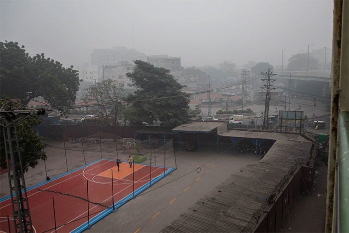 Schools in Lahore have to close due to air pollution.