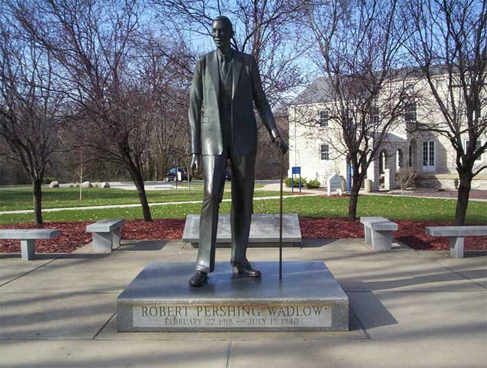 Residents in his hometown of Alton erected a statue in memory of Wadlow.