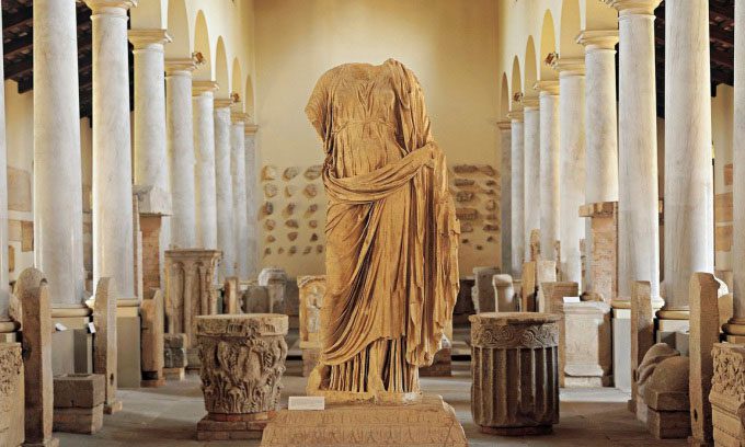 Many Roman statues displayed in museums are headless.