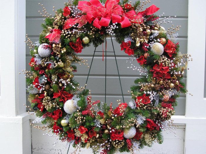 Since ancient times, wreaths have been used as symbols of power and strength.