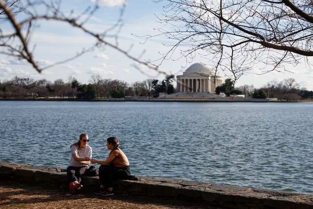 Temperatures reached 27 degrees Celsius in Washington (USA) on January 26.