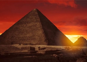 what keeps the great pyramid of giza standing for 4 500 years 138098